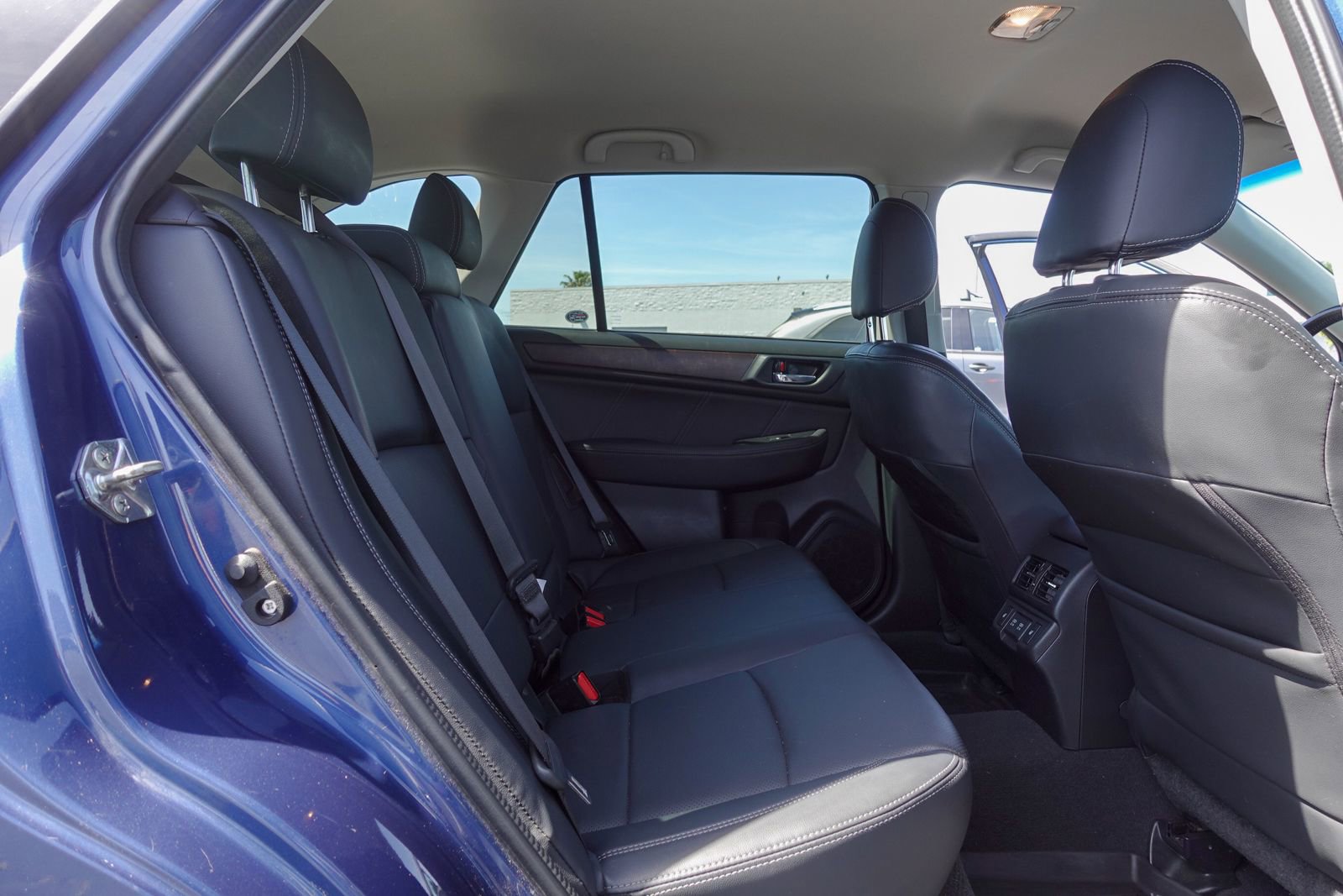 Used 2019 Subaru Outback 2.5i Limited AWD/4WD image 14