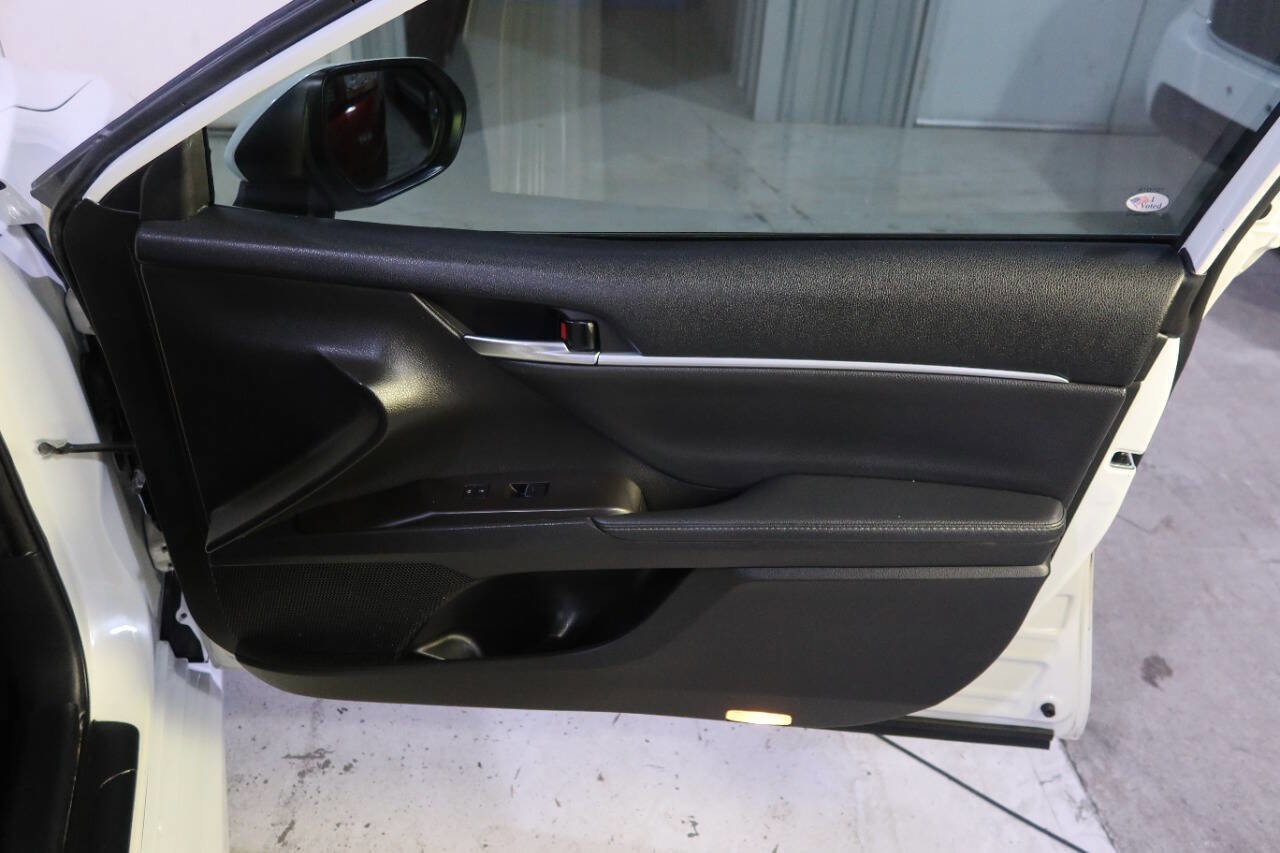 Used 2023 Toyota Camry XSE w/ Navigation Package image 30