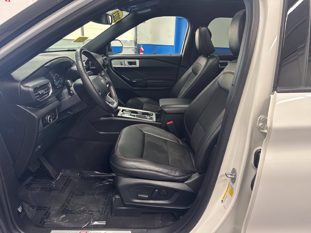 Used 2023 Ford Explorer ST-Line w/ Class IV Trailer Tow Package AWD/4WD image 12
