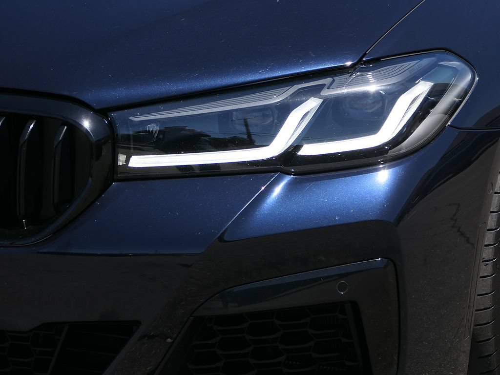 Used 2023 BMW M550i xDrive w/ Executive Package AWD/4WD image 9