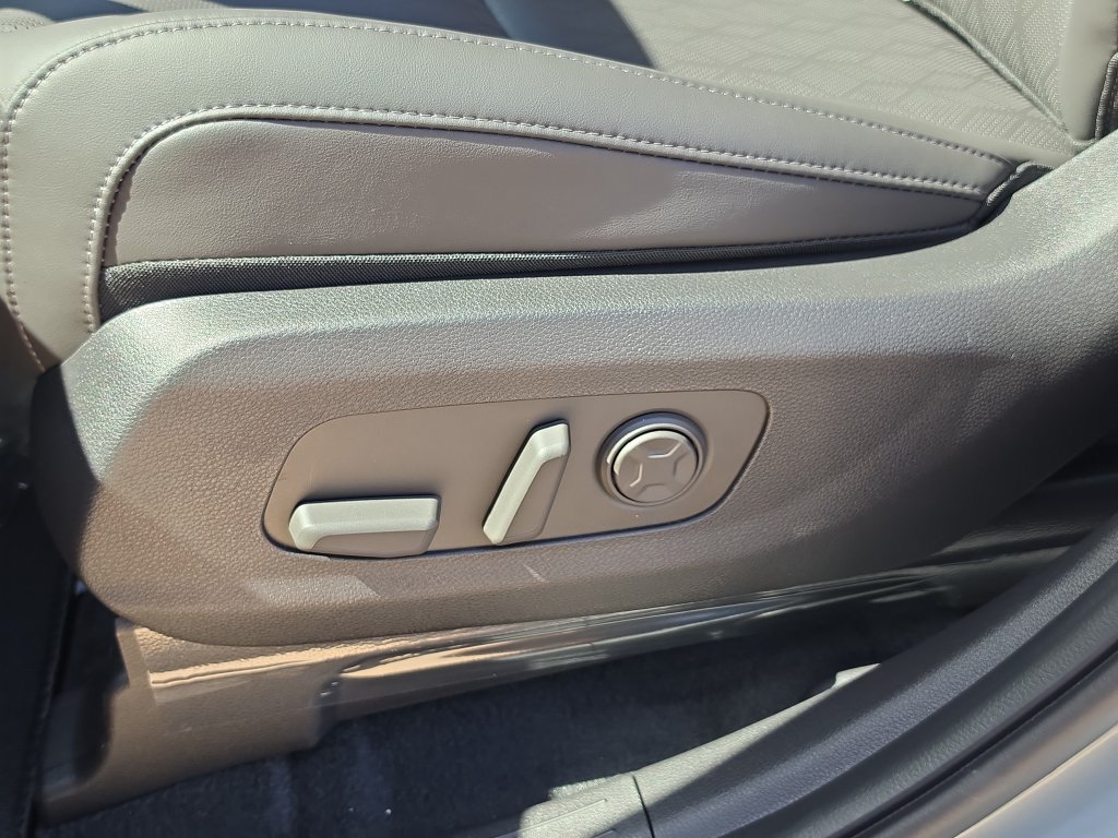 New 2027 Kia Carnival EX FWD image 22