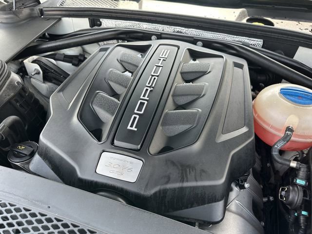 Used 2017 Porsche Macan GTS AWD/4WD image 37