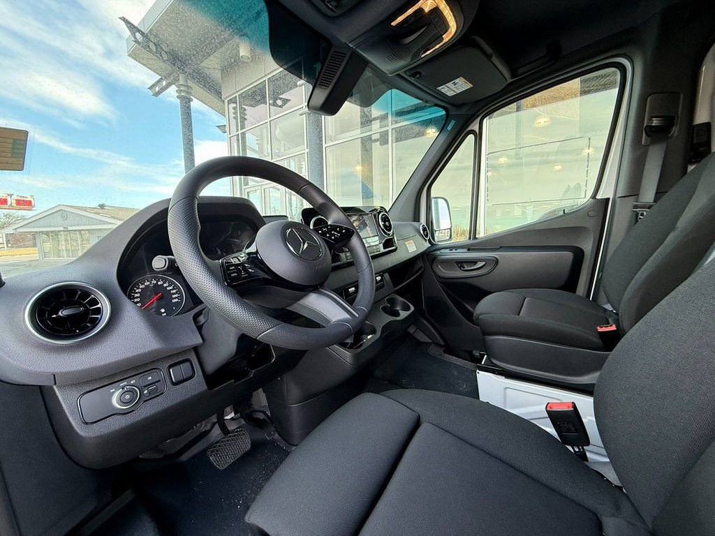 New 2025 Mercedes-Benz Sprinter 2500 image 13