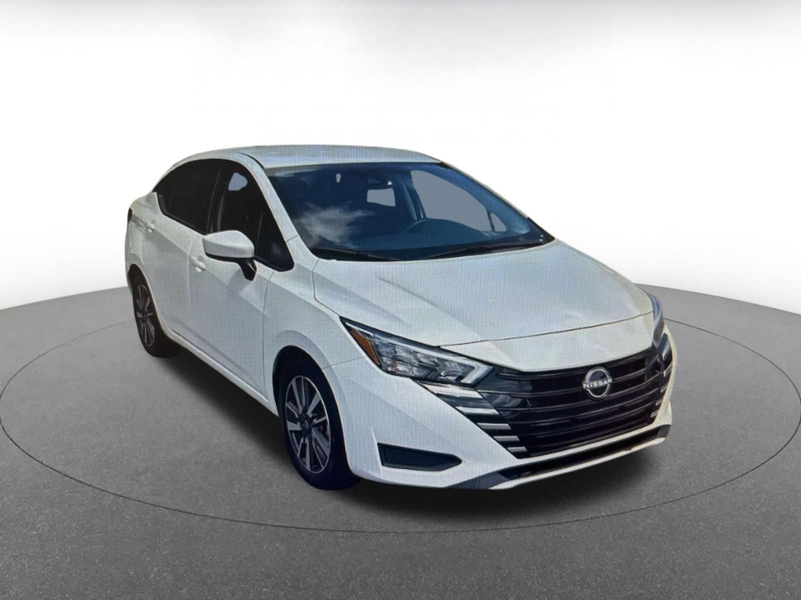 Used 2025 Nissan Versa SV FWD image 10