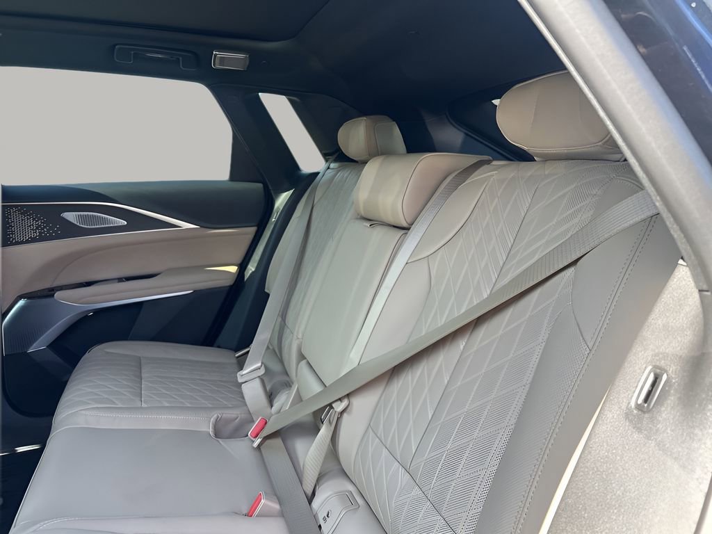 New 2026 Cadillac Lyriq Signature Luxury w/ Nappa Leather Package image 17