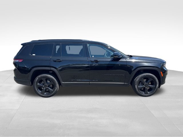 New 2025 Jeep Grand Cherokee L Limited w/ Black Appearance Package AWD/4WD image 8