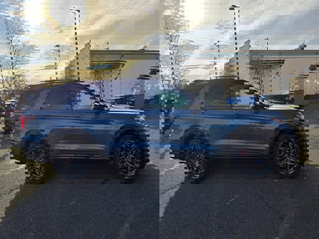 New 2026 Ford Explorer ST image 4