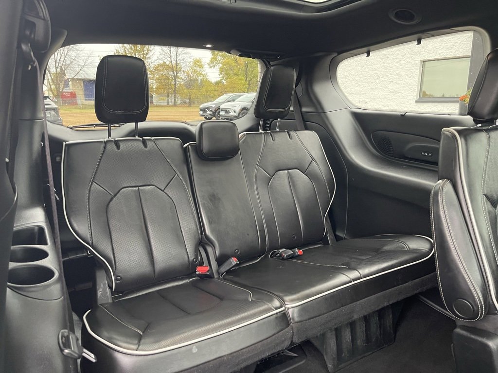 Used 2021 Chrysler Pacifica Limited w/ S Appearance Package image 32