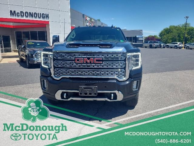 Used 2022 GMC Sierra 2500 Denali w/ Denali Black Diamond Edition AWD/4WD image 3