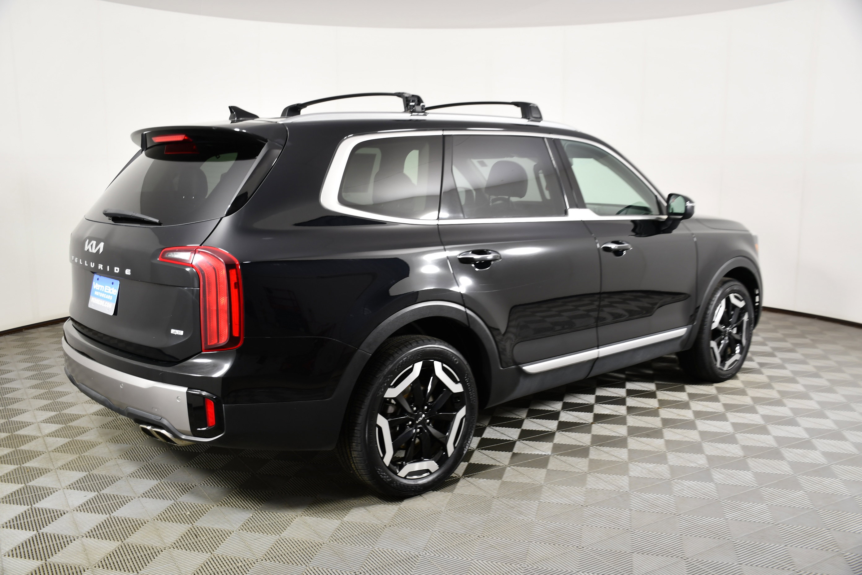 Used 2025 Kia Telluride S image 6