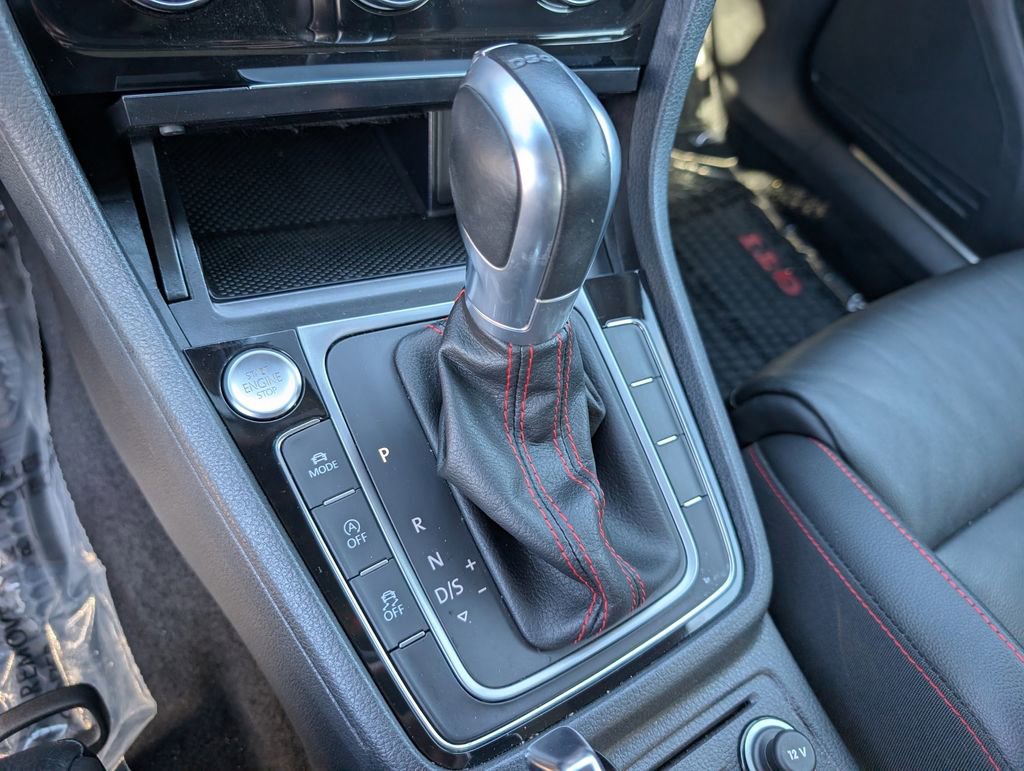Used 2018 Volkswagen GTI SE image 25