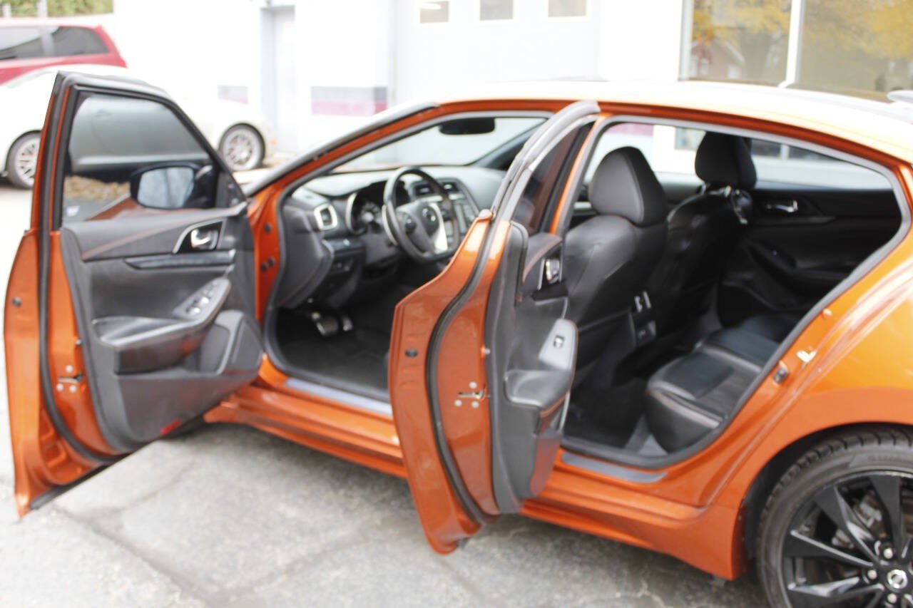 Used 2019 Nissan Maxima SR w/ Premium Package FWD image 22