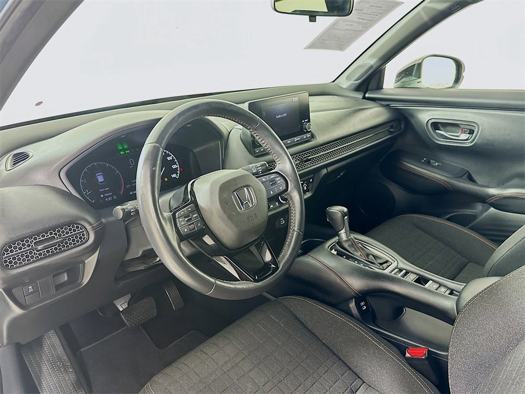 Used 2025 Honda HR-V Sport image 17