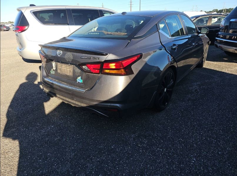 Used 2022 Nissan Altima 2.5 SR w/ Midnight Edition Package