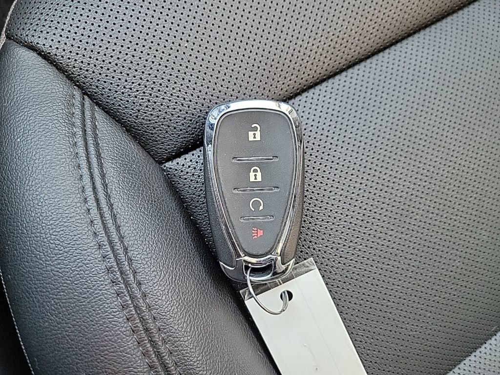 Used 2024 Chevrolet Trax ACTIV w/ Sunroof Package image 29