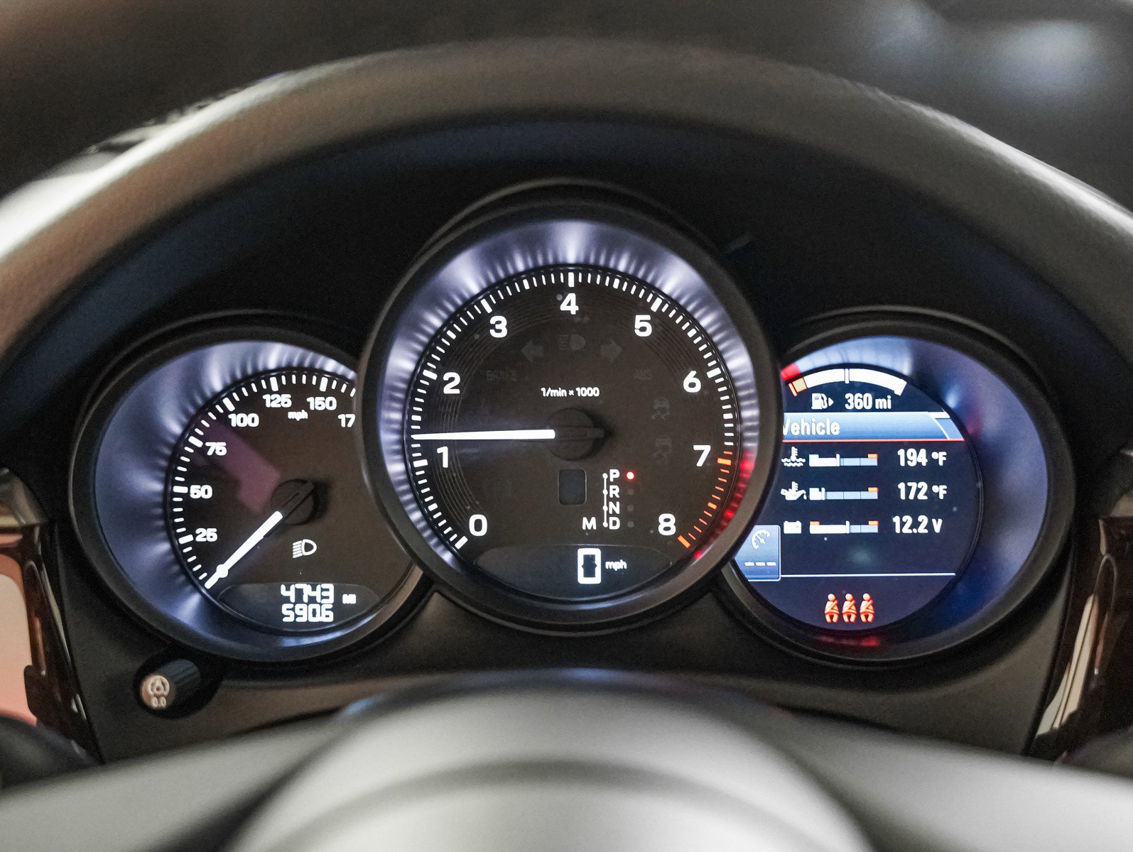 Certified 2025 Porsche Macan image 18