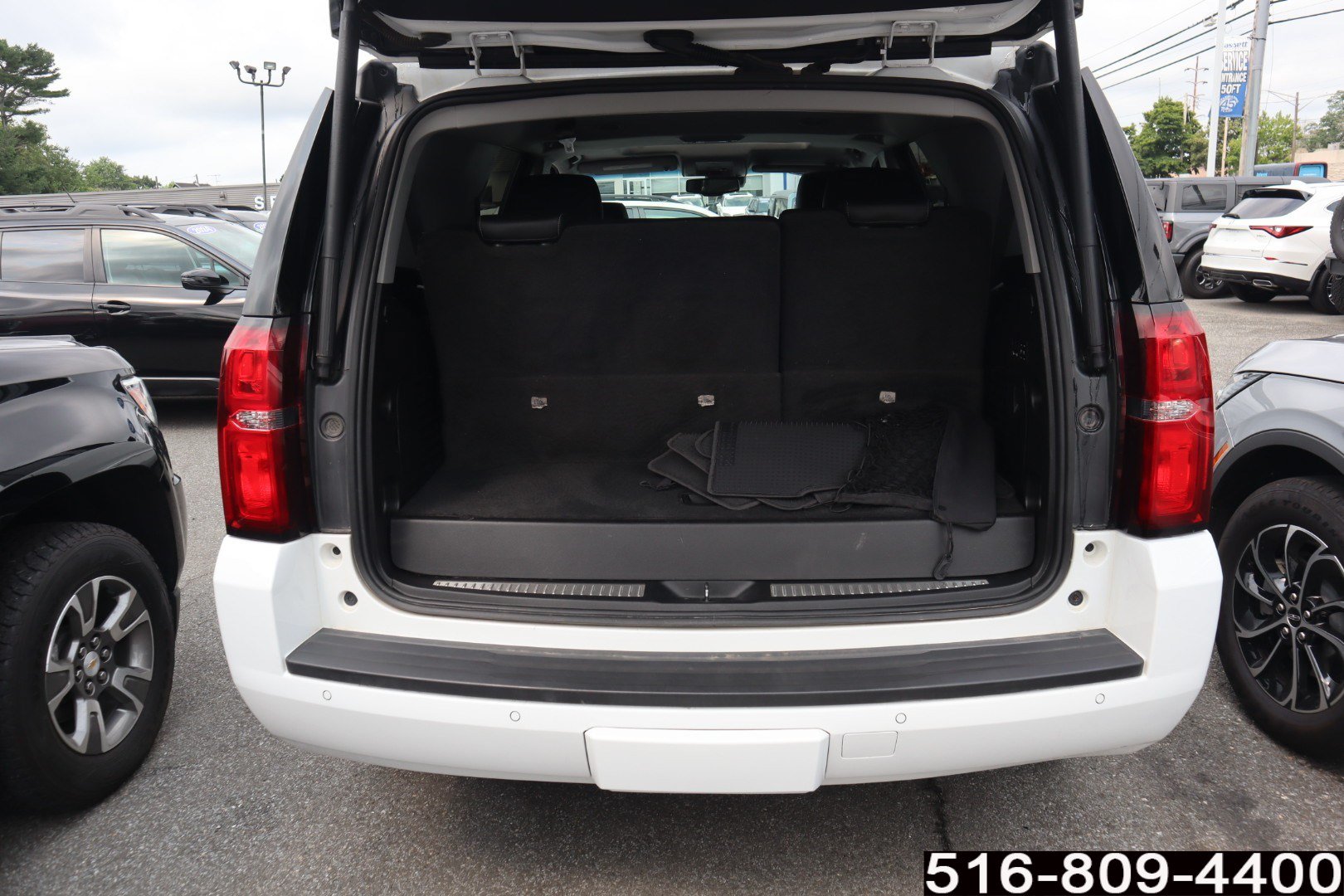 Used 2019 Chevrolet Tahoe Premier w/ RST 6.2L Performance Edition AWD/4WD image 27