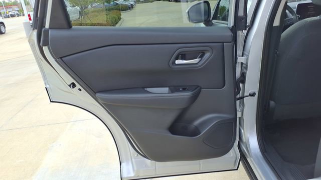 Used 2025 Nissan Rogue SV AWD/4WD image 17