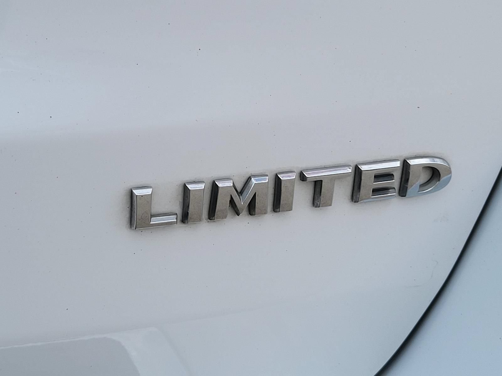 Used 2019 Jeep Grand Cherokee Limited RWD image 10