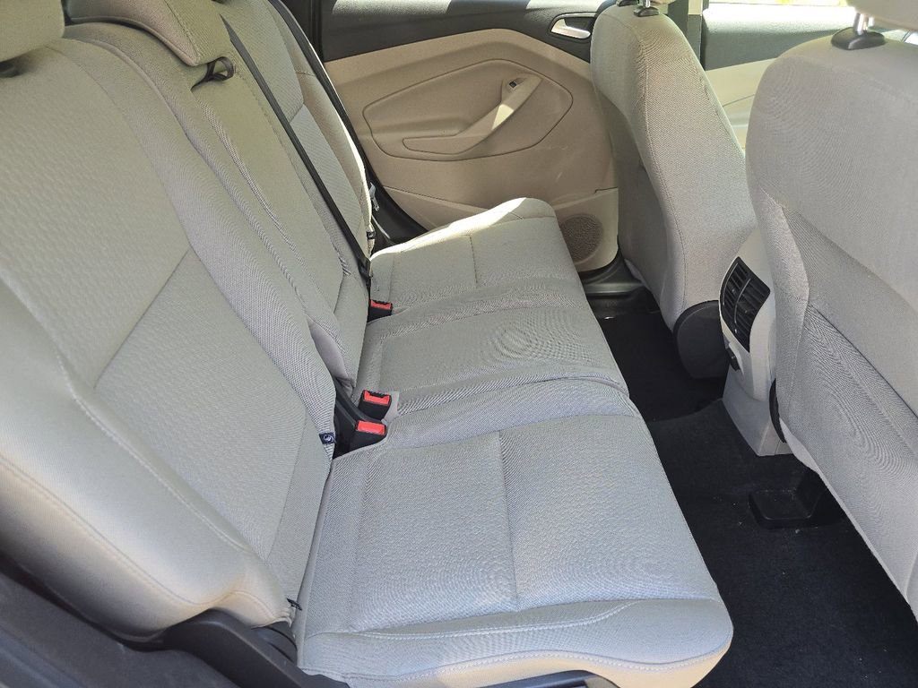 Used 2019 Ford Escape SE FWD image 18