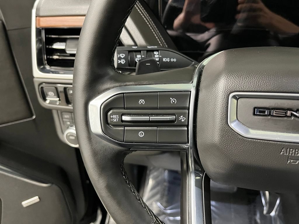 Used 2026 GMC Yukon XL Denali w/ Sun & Power Step Package AWD/4WD image 30