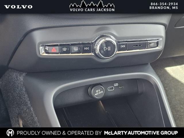New 2026 Volvo XC40 B5 Core w/ Protection Package Premier AWD/4WD image 17