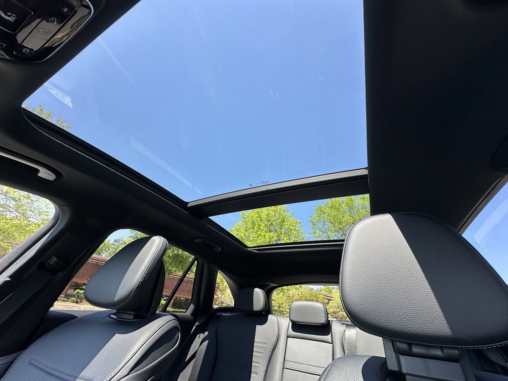 Certified 2025 Mercedes-Benz GLC 300 4MATIC image 33