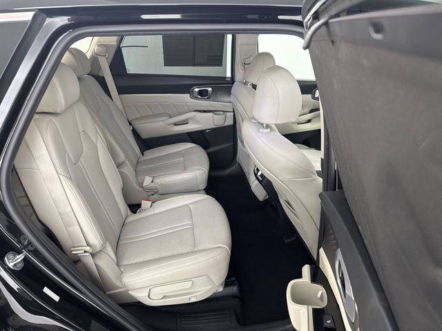 Certified 2023 Kia Sorento SX Prestige AWD/4WD image 13