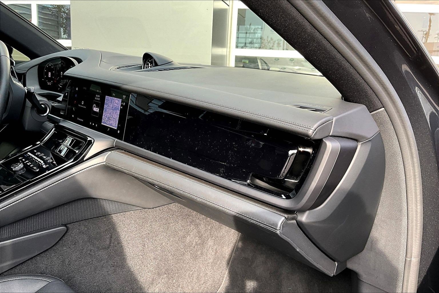 Used 2025 Porsche Panamera 4 image 16