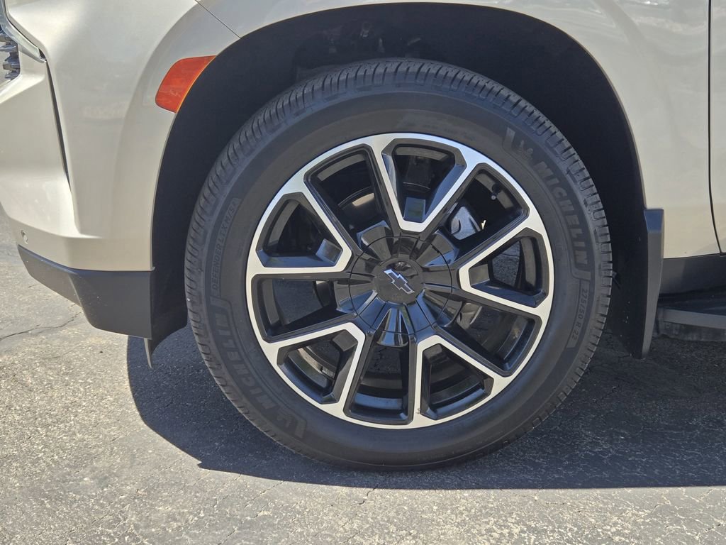 Used 2021 Chevrolet Tahoe RST w/ Luxury Package AWD/4WD image 7