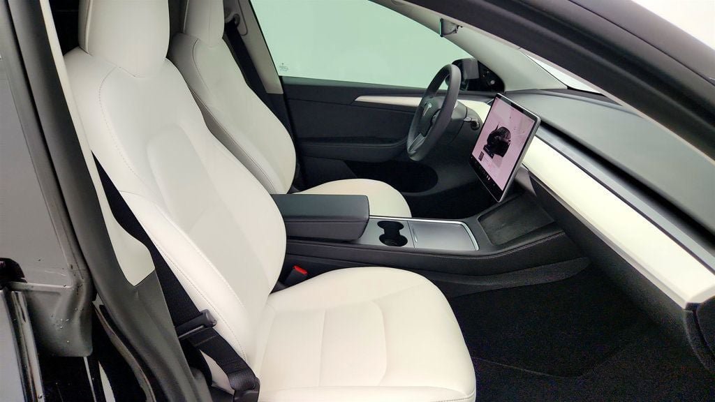 Used 2022 Tesla Model Y Performance AWD/4WD image 27