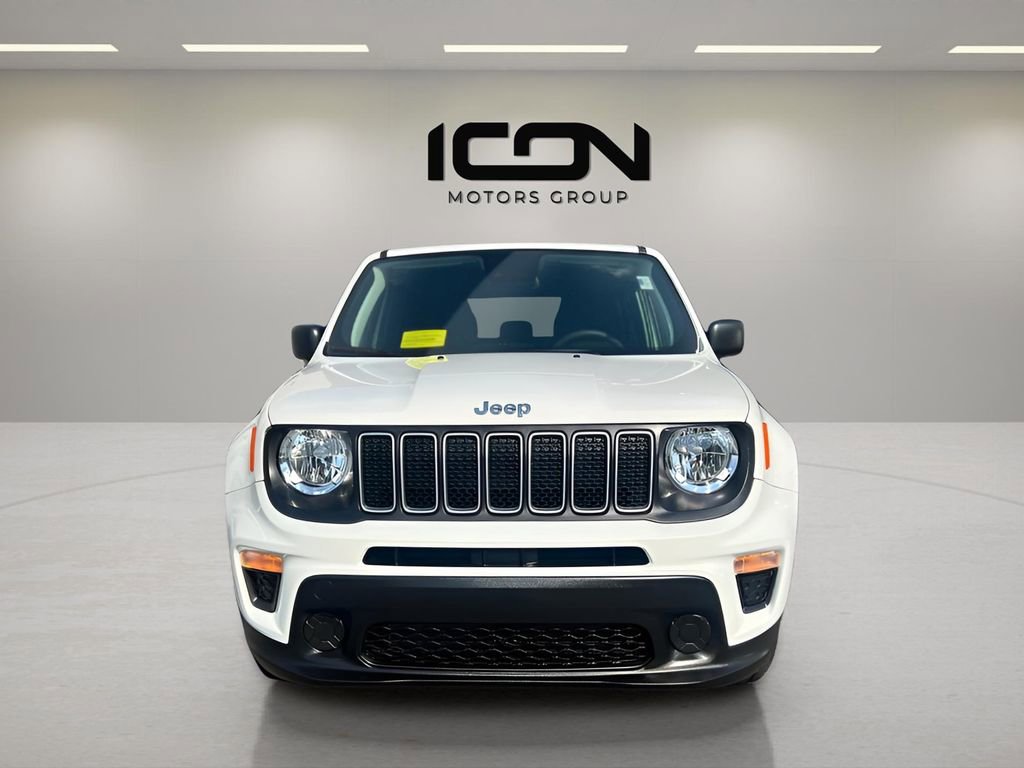 Used 2023 Jeep Renegade Latitude image 3