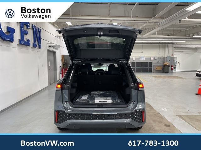 New 2026 Volkswagen Tiguan SE R-Line image 9