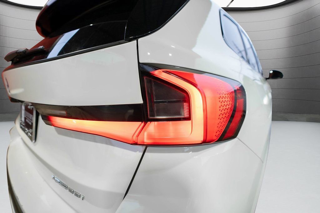 Used 2024 BMW X1 xDrive28i w/ M Sport Package image 9