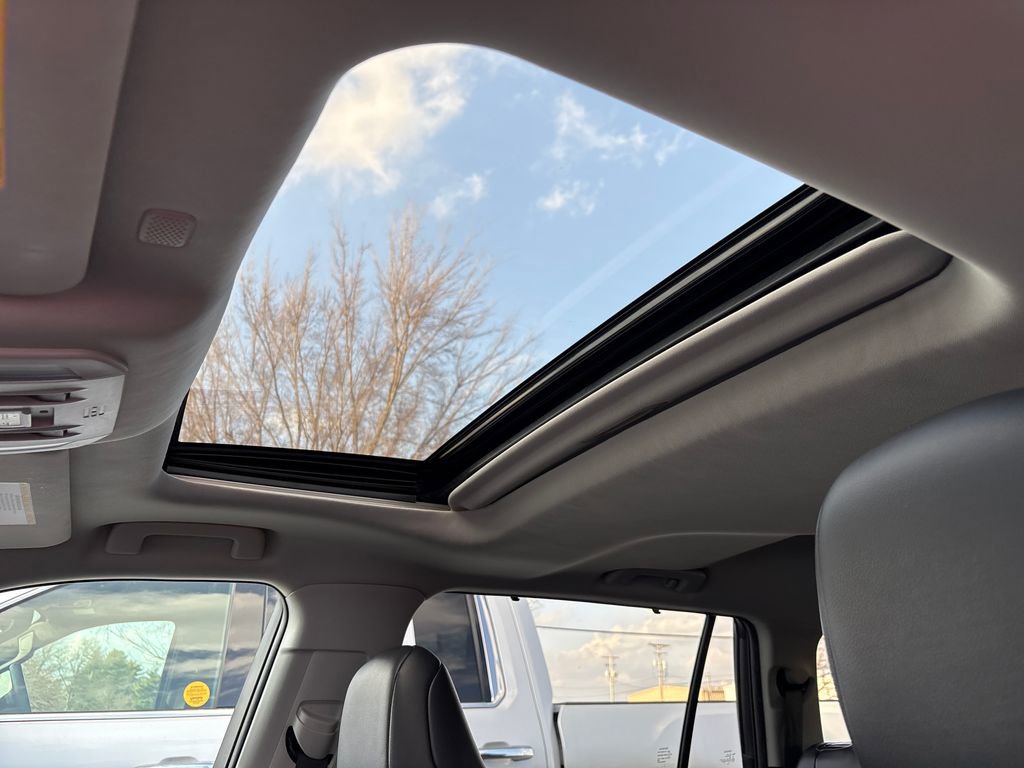 Used 2022 Toyota Highlander XLE image 18