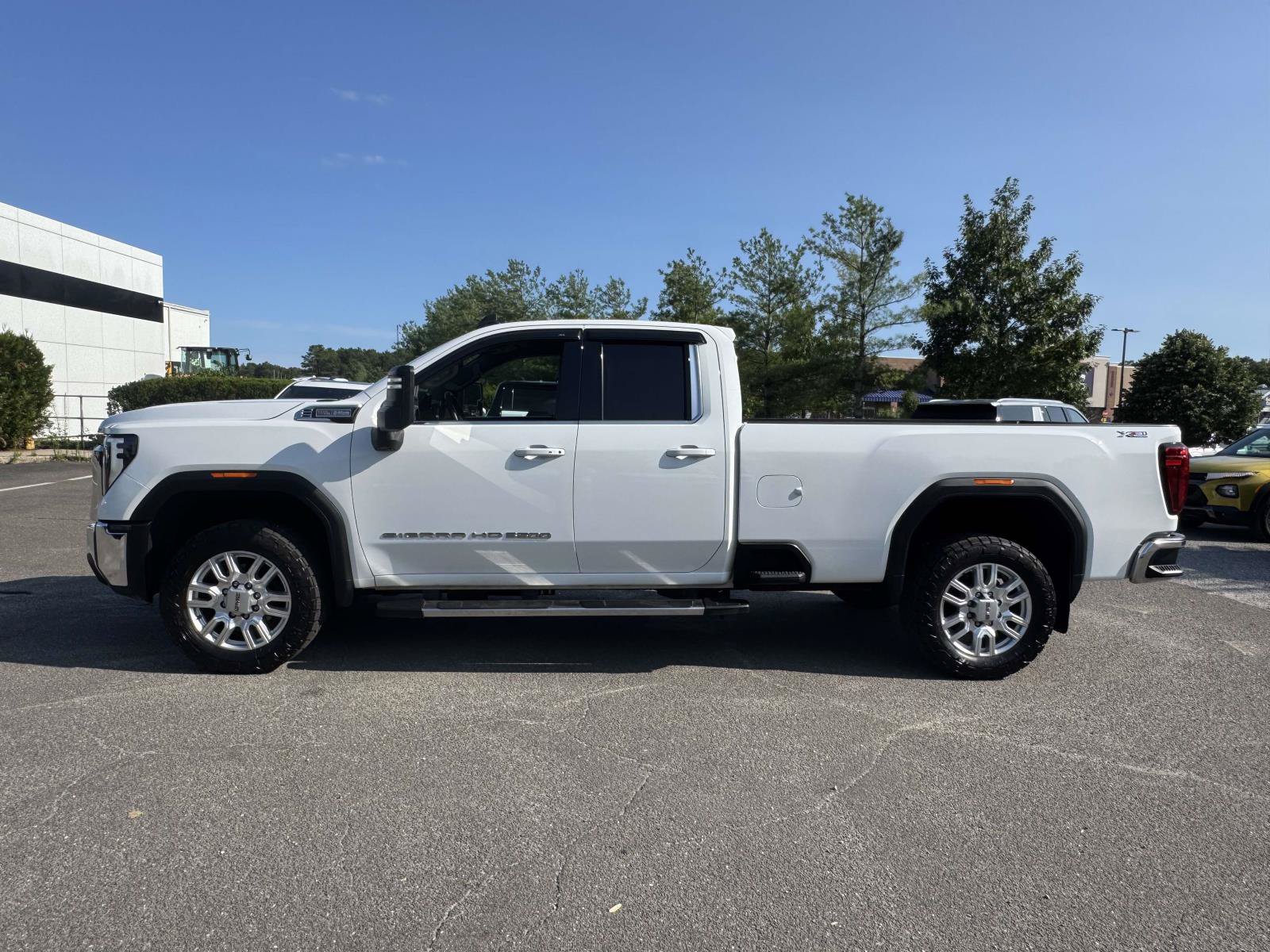 Used 2024 GMC Sierra 3500 SLE w/ SLE Value Package AWD/4WD image 6