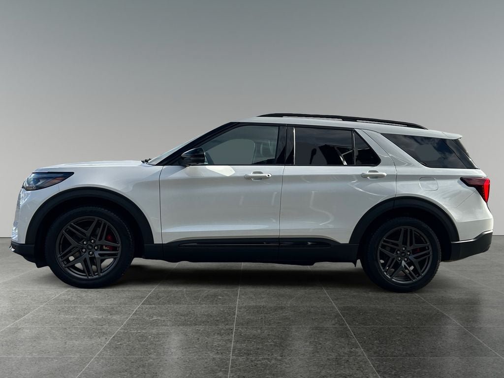 Used 2025 Ford Explorer ST AWD/4WD image 4