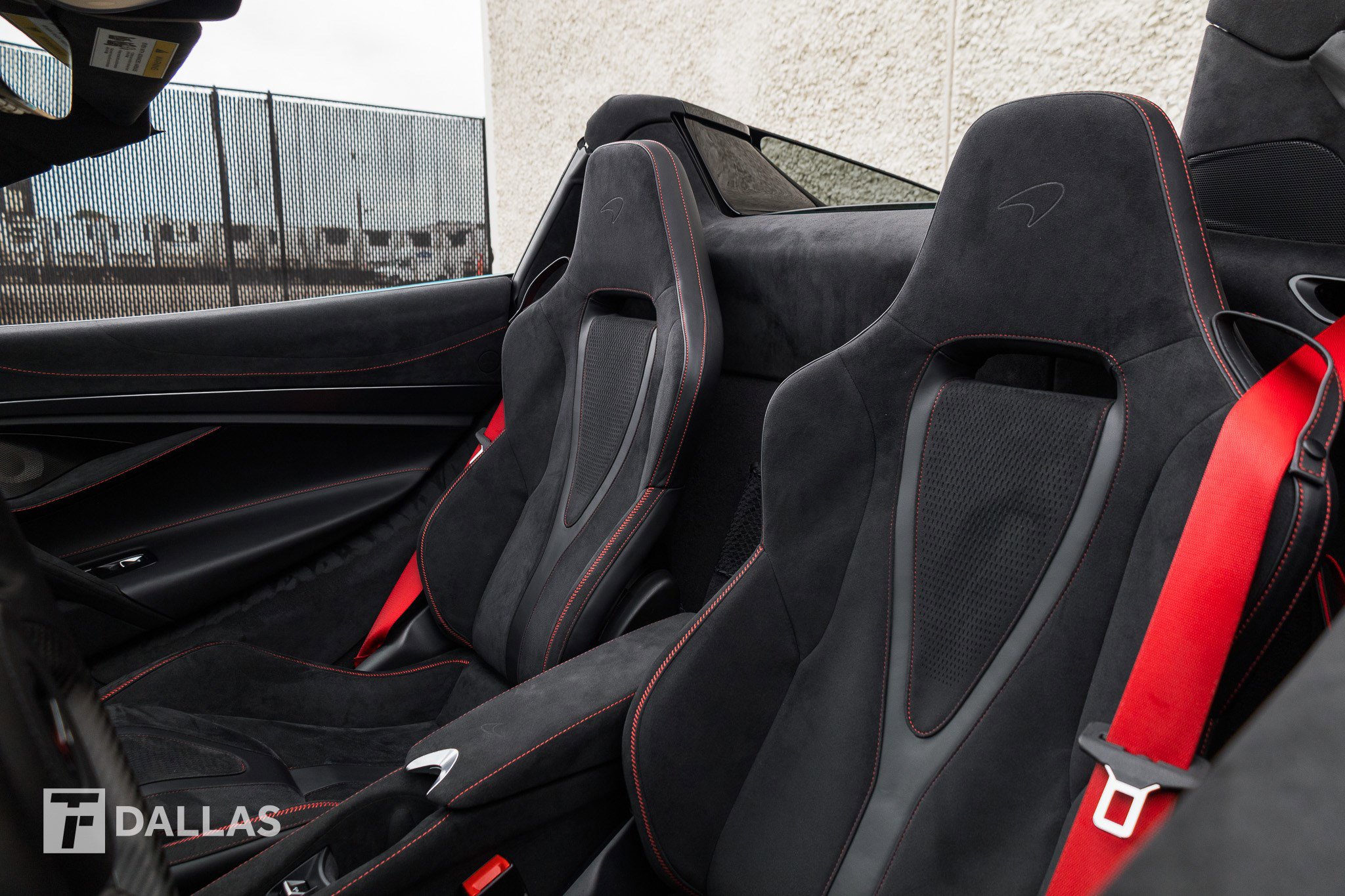 Used 2025 McLaren 750S Spider image 27