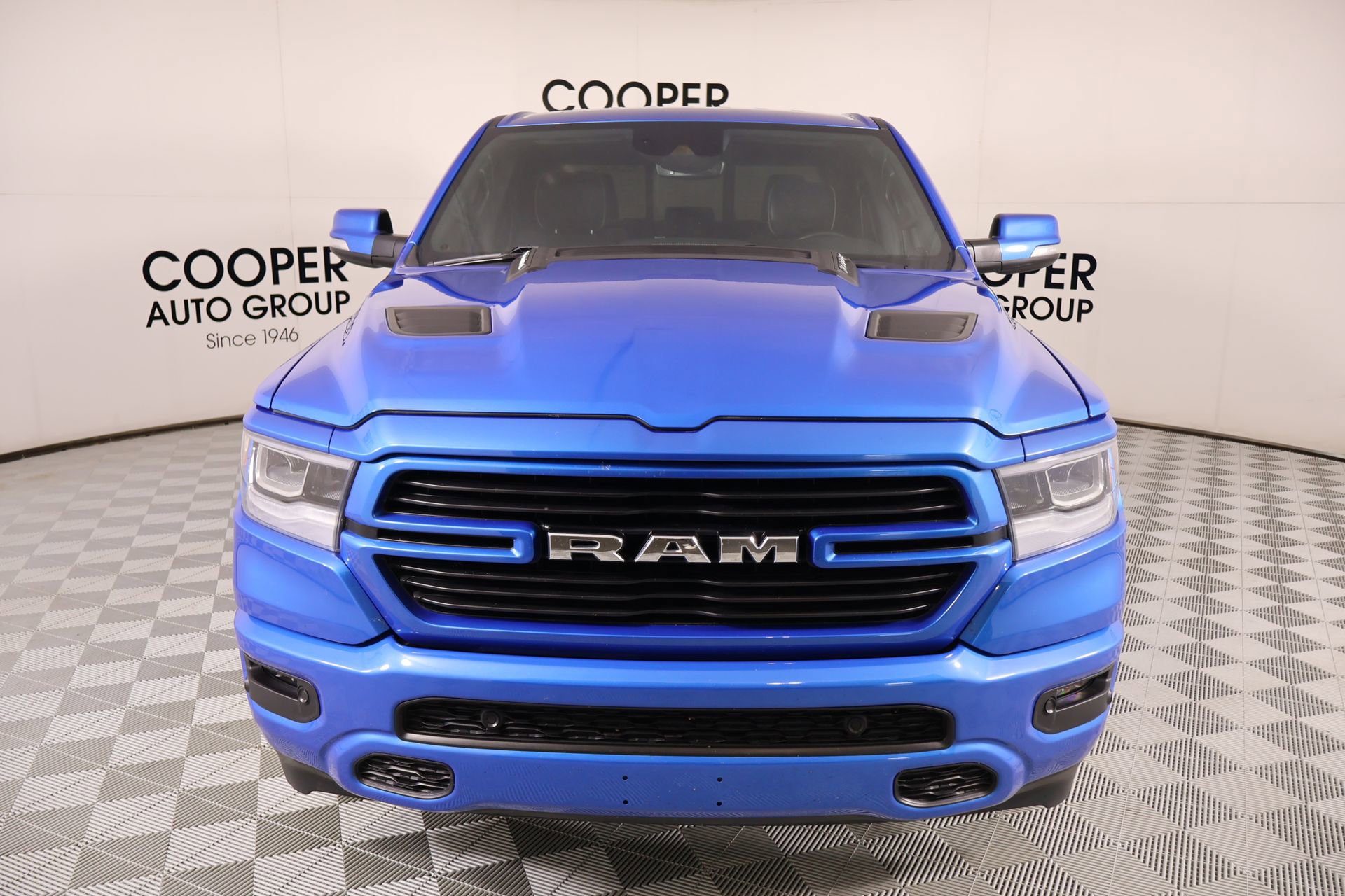 Used 2022 RAM 1500 Laramie w/ Sport Appearance Package AWD/4WD image 10
