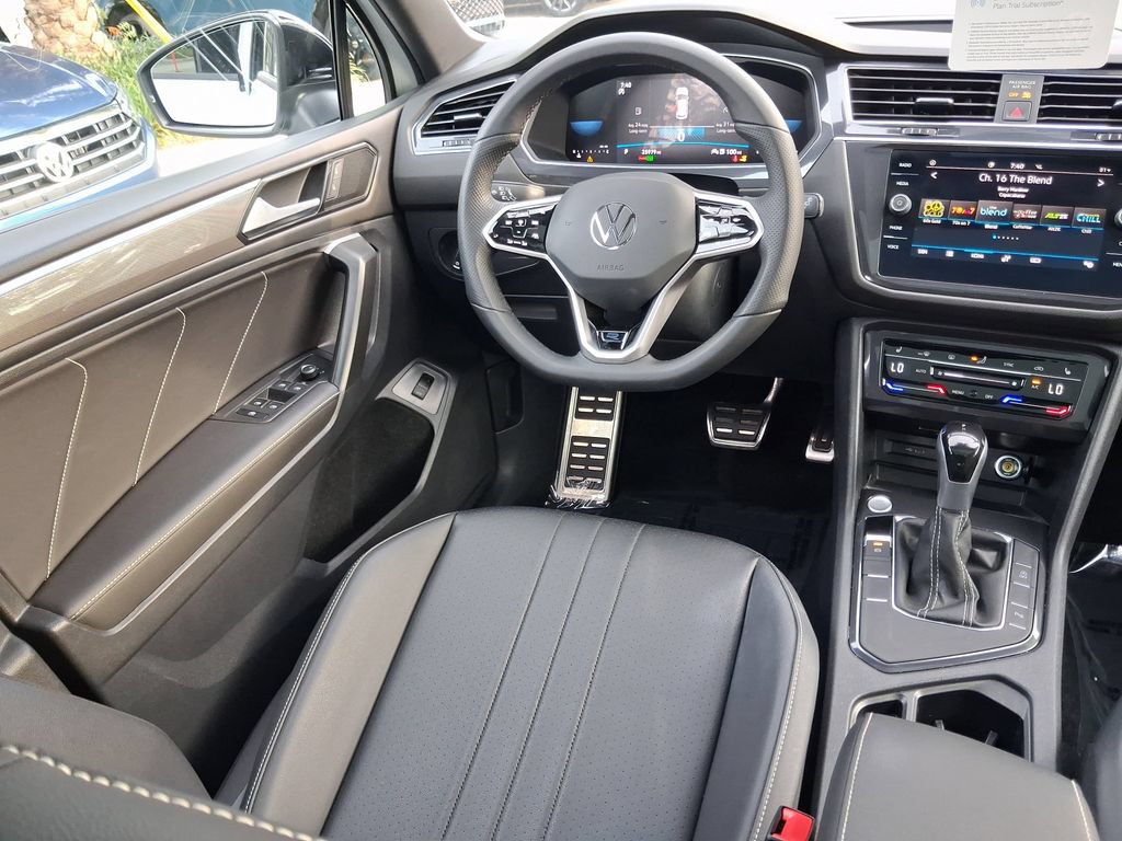 Certified 2024 Volkswagen Tiguan SE R-Line FWD image 10