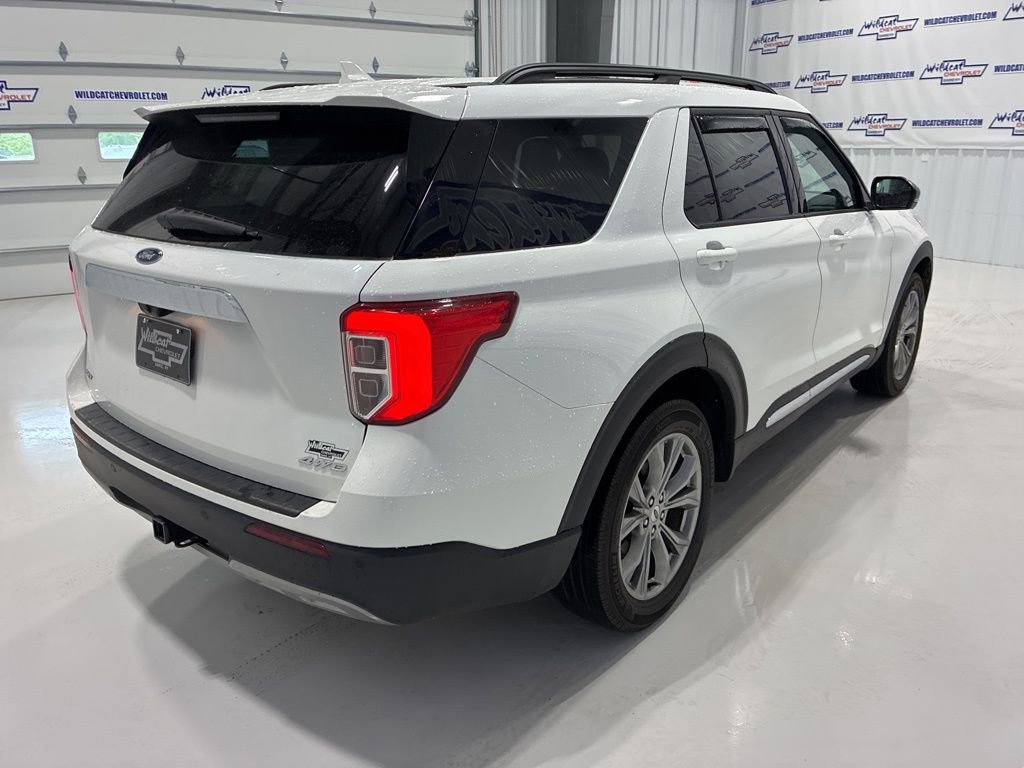Used 2023 Ford Explorer XLT w/ Equipment Group 202A AWD/4WD image 8