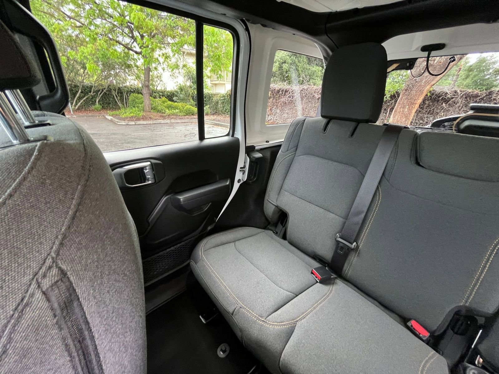 Used 2025 Jeep Wrangler Sport S image 38