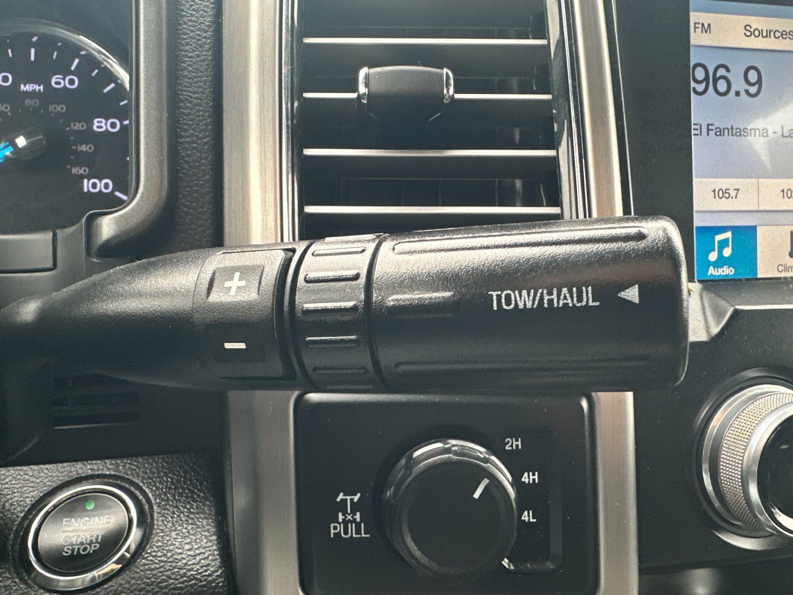 Certified 2019 Ford F350 Platinum w/ Platinum Ultimate Package image 21