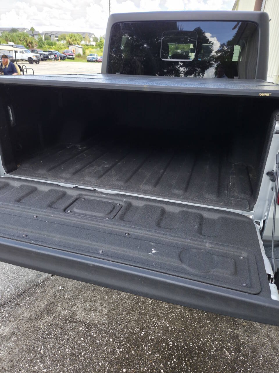 Used 2023 Jeep Gladiator Sport AWD/4WD image 19