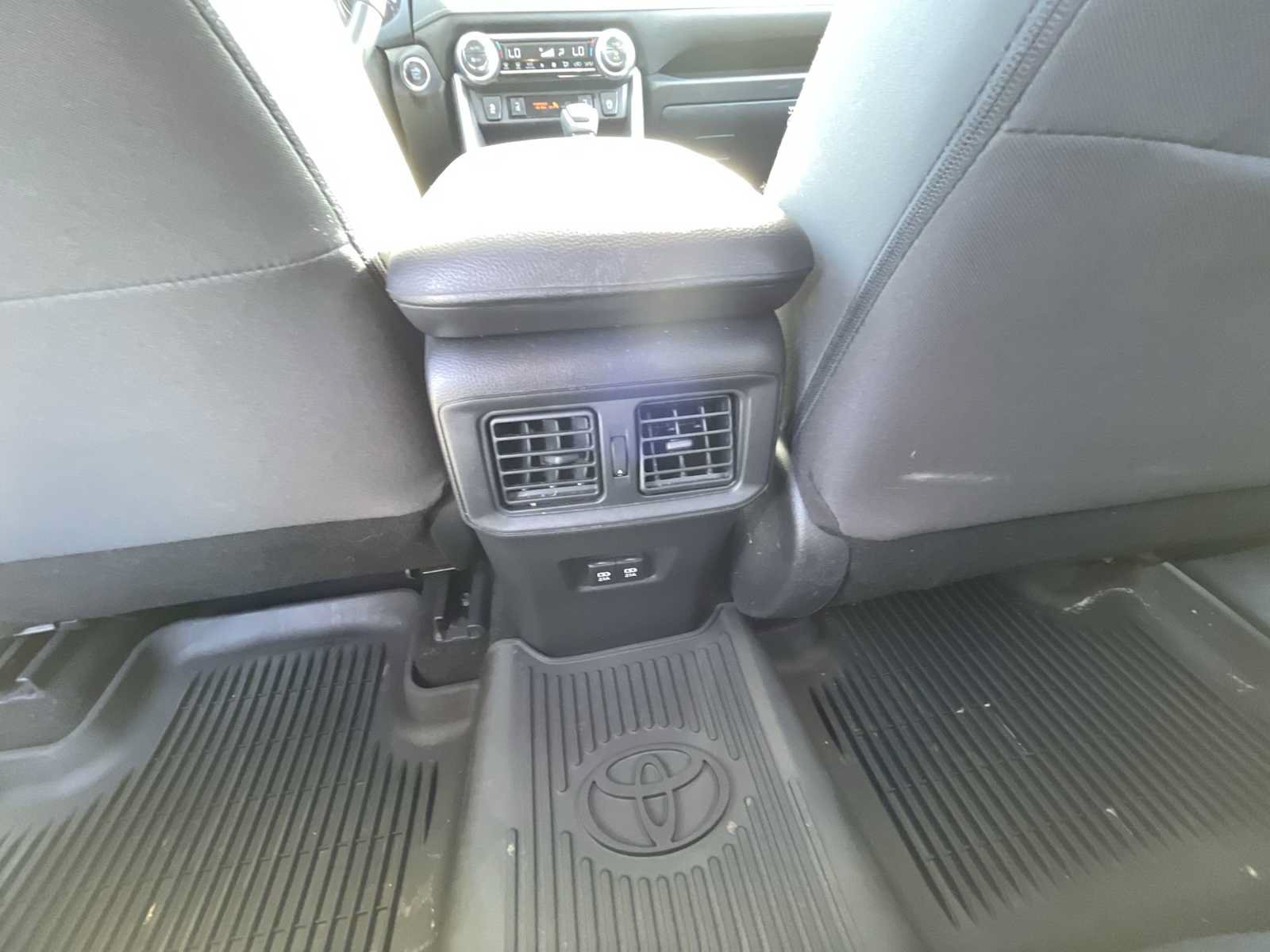 Used 2020 Toyota RAV4 XLE w/ Convenience Package AWD/4WD image 24