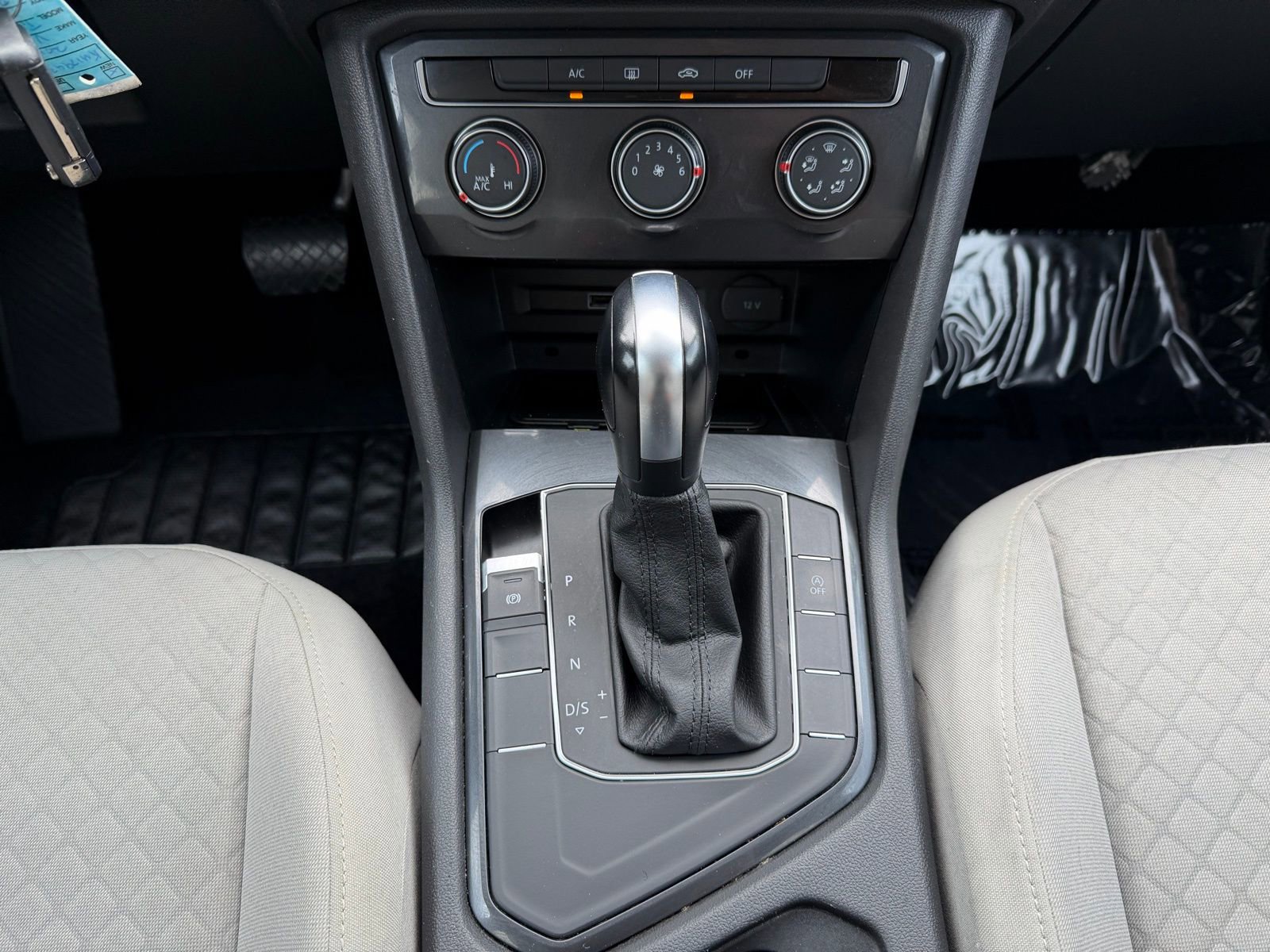 Used 2019 Volkswagen Tiguan S FWD image 14