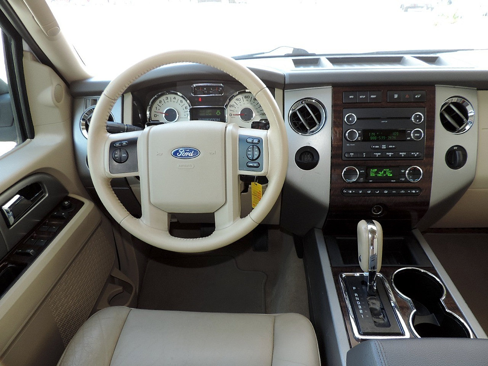 Used 2014 Ford Expedition XLT w/ Equipment Group 201A RWD image 20