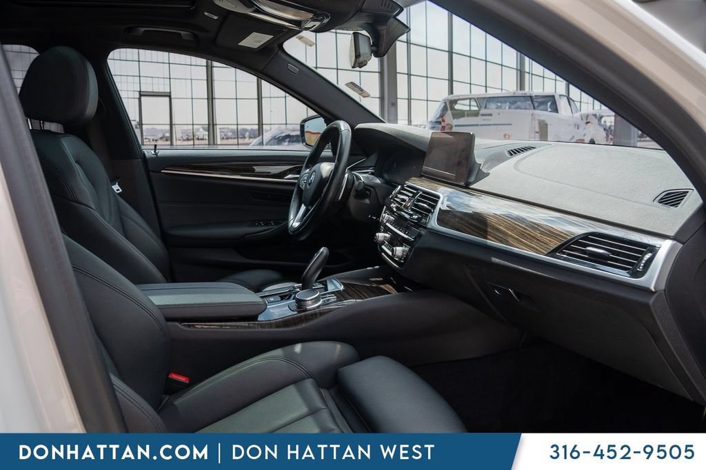 Used 2020 BMW 530i w/ Convenience Package RWD image 29