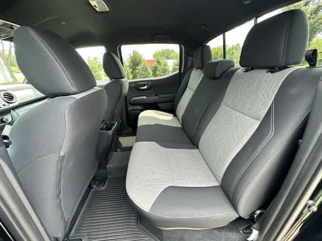 Used 2023 Toyota Tacoma TRD Off-Road w/ Technology Package AWD/4WD image 17