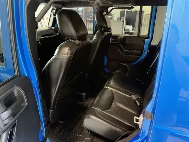Used 2015 Jeep Wrangler Unlimited Sahara AWD/4WD image 13